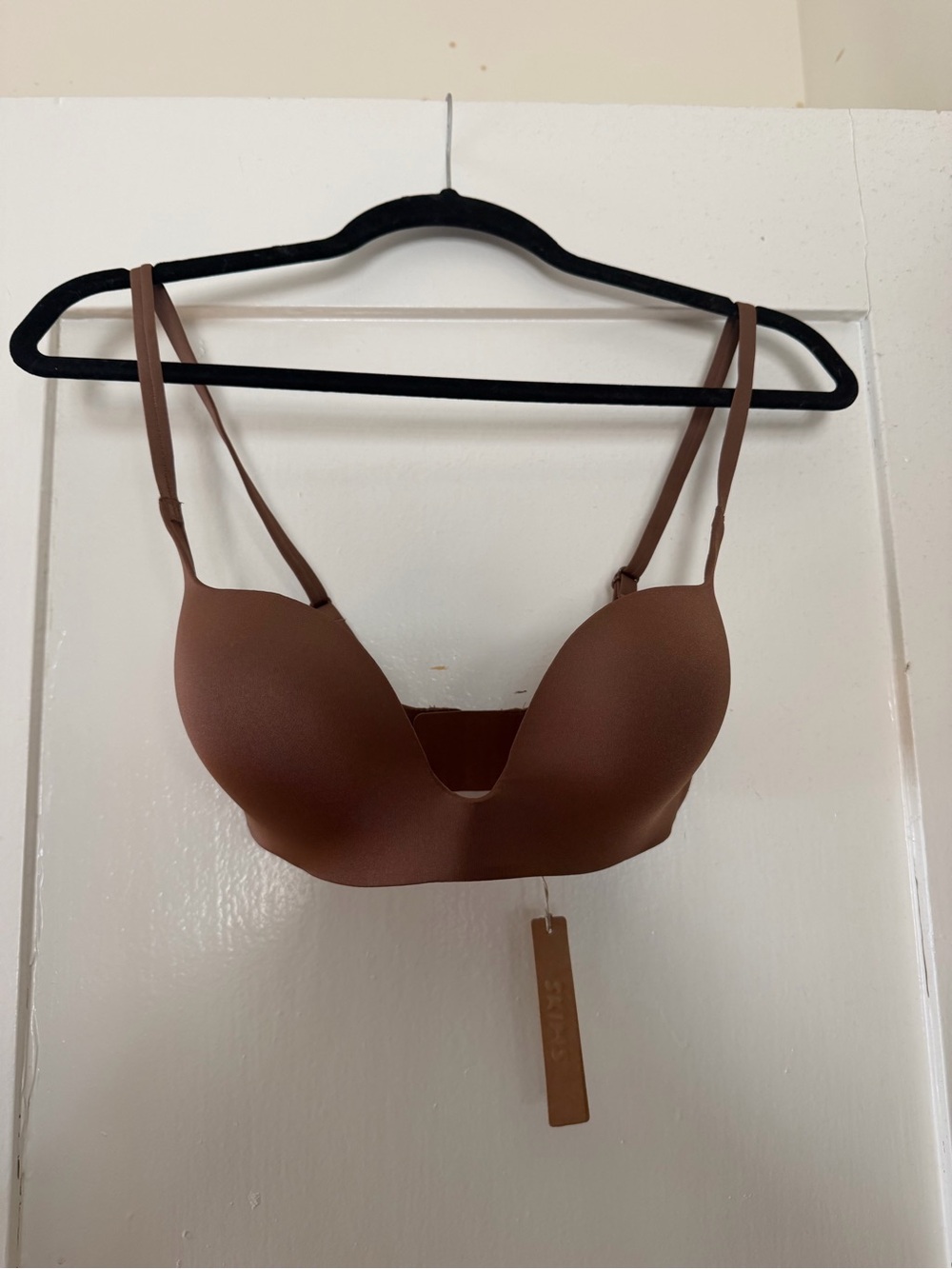 SKIMS Sculpting Plunge Bra - Cocoa Brown - Picture 1 of 4